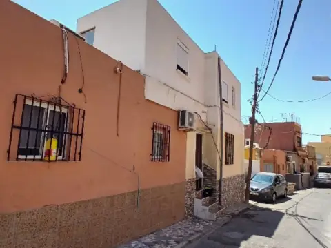Casa en calle Jábega, 27