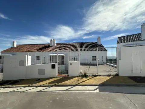 Chalet adosado en Urbanización Doña Julia, nº 1