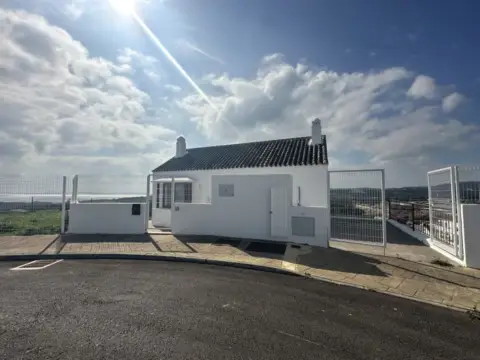 Chalet adosado en calle Higuera