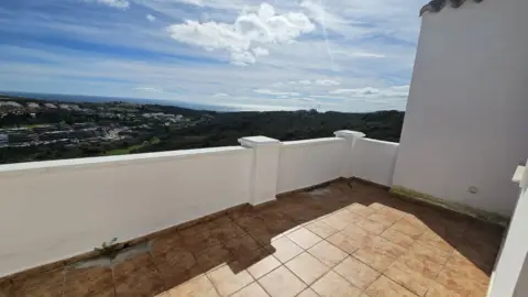 Chalet adosado en Urbanización Doña Julia