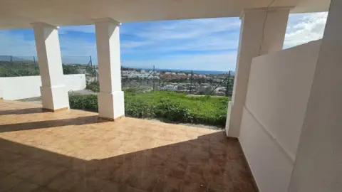 Chalet adosado en Urbanización Doña Julia