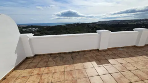Chalet adosado en Urbanización Doña Julia
