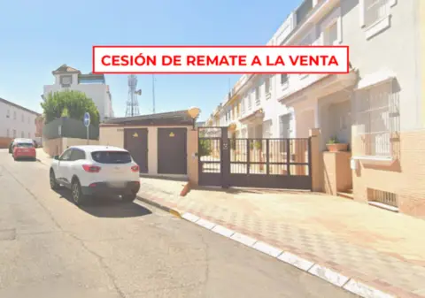 Chalet adosado en calle Constelación Cisne