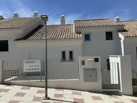 Chalet adosado en calle Carabela