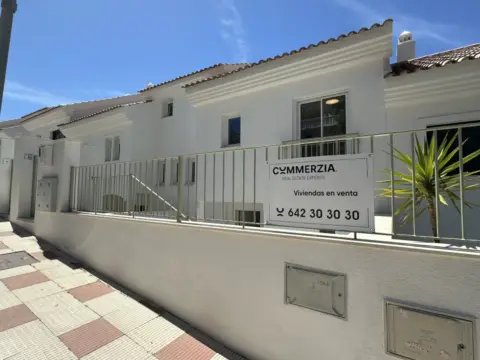 Chalet adosado en calle Carabela