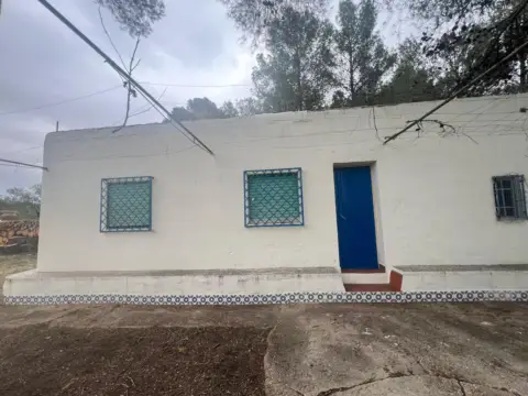 Chalet rústico en Navarrés
