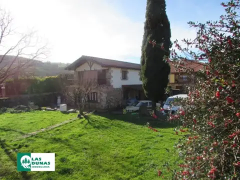 Casa unifamiliar en Barrio Pomaluengo
