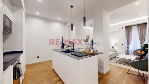 Piso en calle de Monteleón, 19