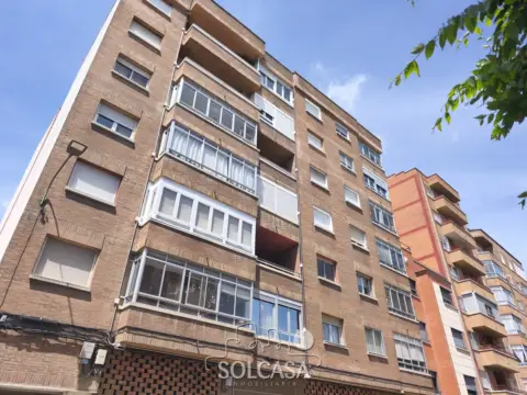 Piso en calle de la Fuente El Sol