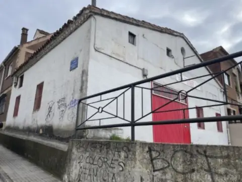 Nave comercial en calle de Garcilaso de la Vega