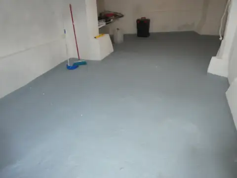 Nave comercial en calle de las Tahonas