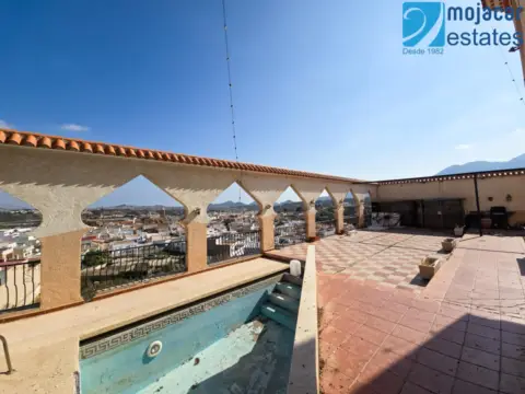 Chalet pareado en calle de los Algarrobos, 1