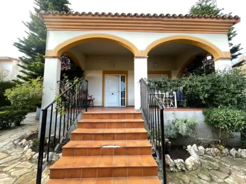 Chalet en Avenida Republica Española -Calicanto B 2 Finca 5 Ue