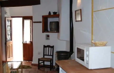 Casa rústica en Villaluenga del Rosario