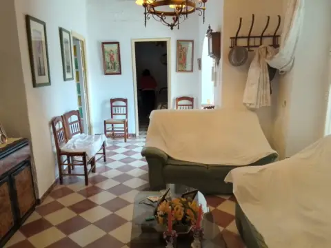 Casa rústica en Villaluenga del Rosario
