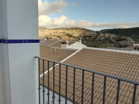 Casa adosada en Villaluenga del Rosario