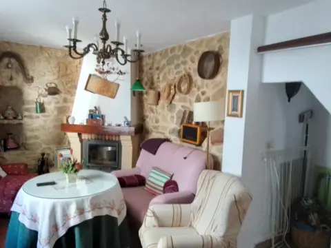 Chalet rústico en Villaluenga del Rosario