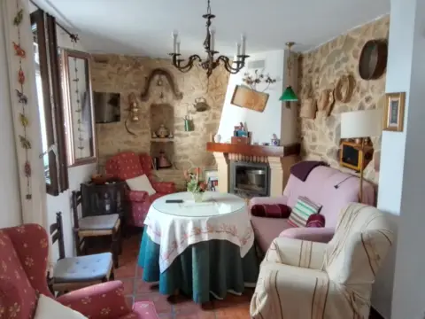 Chalet rústico en Villaluenga del Rosario