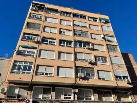 Local comercial en Carrer de la Creu, 1