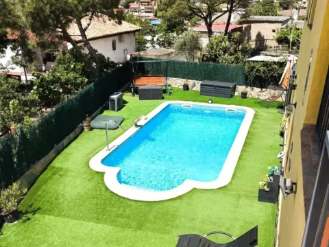 Casa en Carrer de la Cadernera