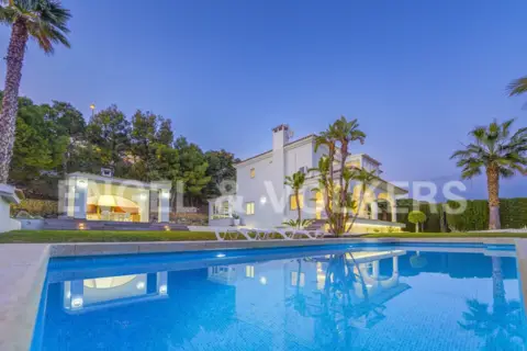 Chalet en calle Vespre