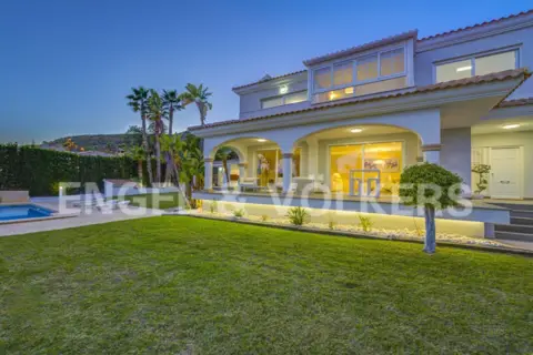 Chalet en calle Vespre