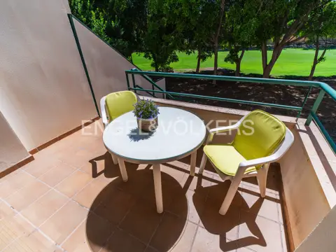 Chalet adosado en calle de Enric Valor, 12