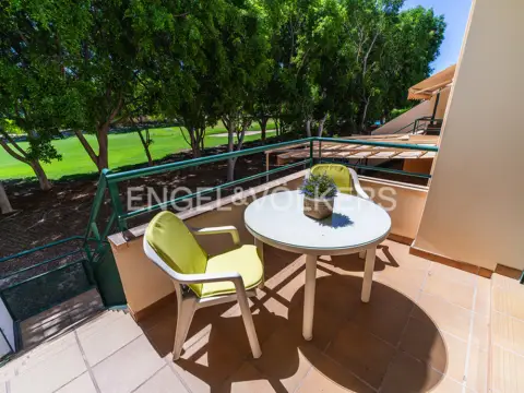 Chalet adosado en calle de Enric Valor, 12