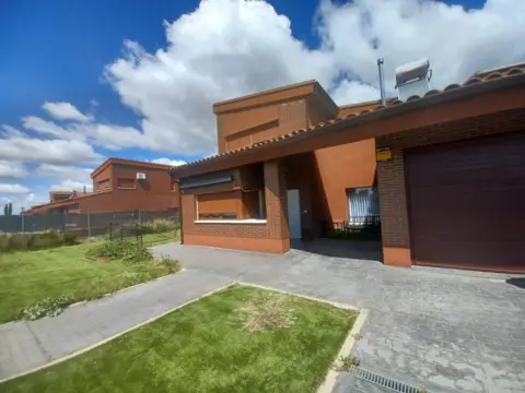 Chalet unifamiliar en calle Rio Tajo