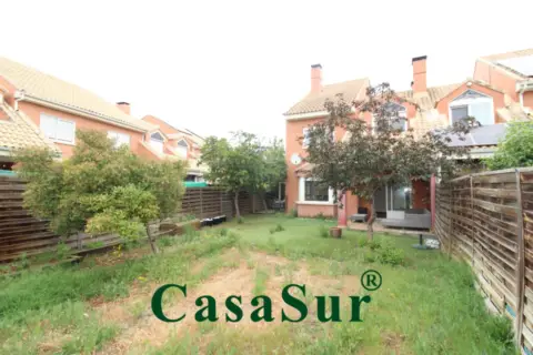 Chalet adosado en Aldeamayor de San Martín