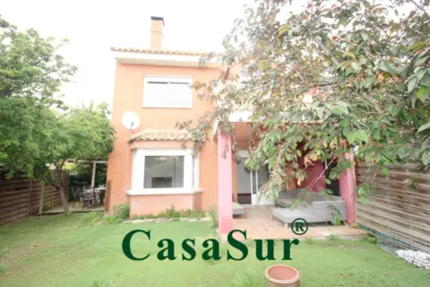 Chalet adosado en Aldeamayor de San Martín