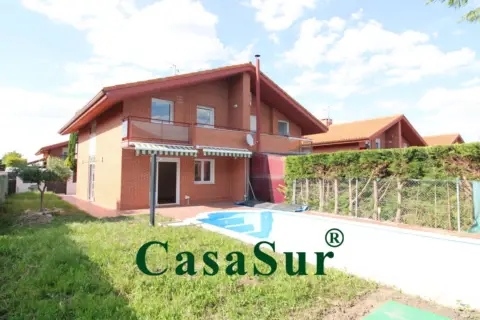 Chalet pareado en Renedo de Esgueva