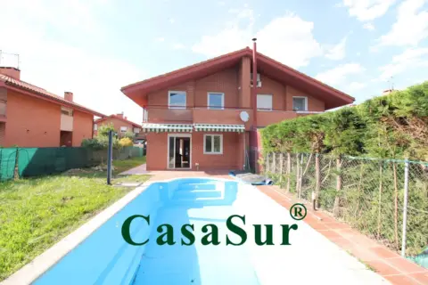 Chalet pareado en Renedo de Esgueva