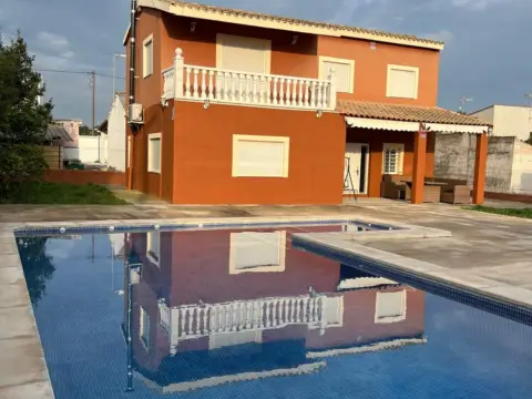 Chalet en Carrer de Granada