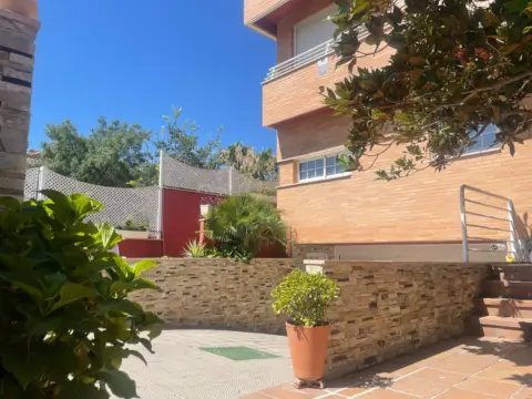 Casa pareada en calle de Asturias