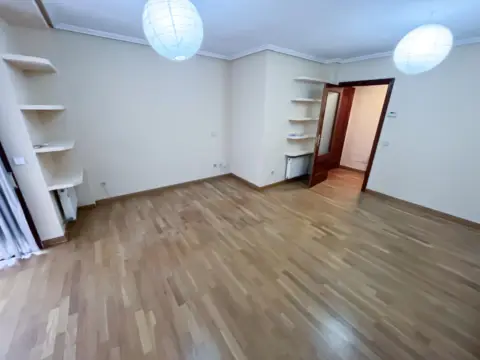 Piso en calle de Albadalejo