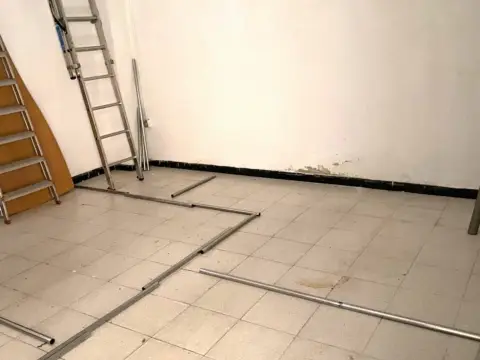 Local comercial en Paseo Sagasta-Gran Via