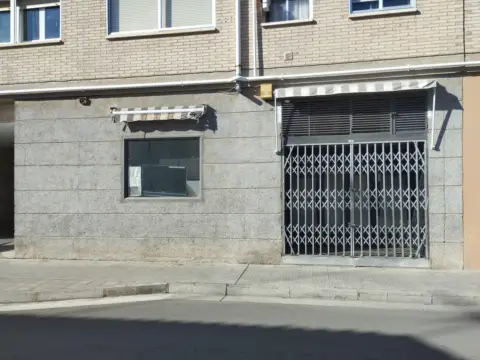 Local comercial en Paseo de los Plátanos, 12