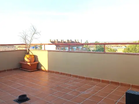 Ático en Avenida de Castejón de Valdejasa