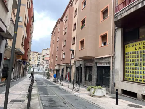 Local comercial en calle de Juan Arana