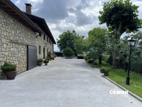 Chalet pareado en Barrio Jaitzubia