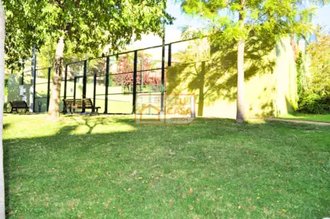 Chalet unifamiliar en calle del Paraíso Terrenal