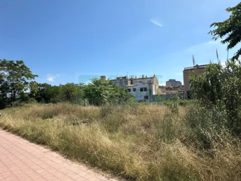 Terreno en calle Enric Vincke