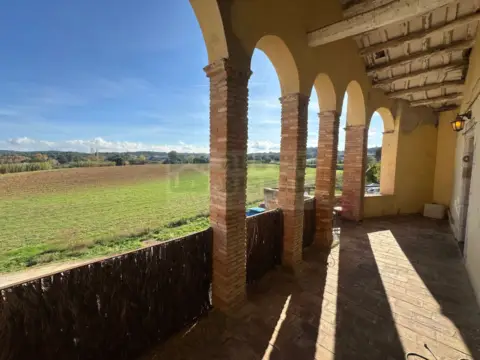 Casa rústica en Gironès