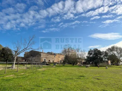 Casa rústica en calle Veïnat de Panedes