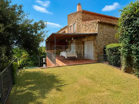 Casa rústica en Carretera de Castell d'Empordà