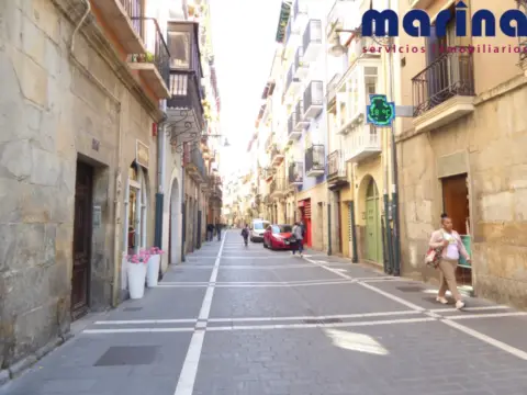 Local comercial en calle de San Antón, 63