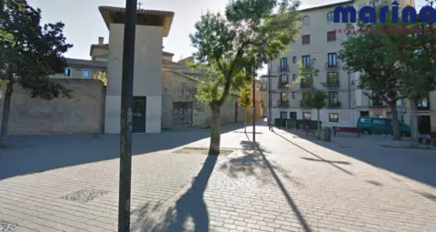 Local comercial en calle Descalzos, 78