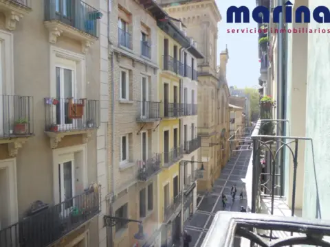 Piso en calle de la Calderería