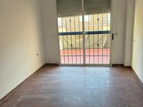 Piso en Zona de San Cayetano-Avenida Cristóbal Colón
